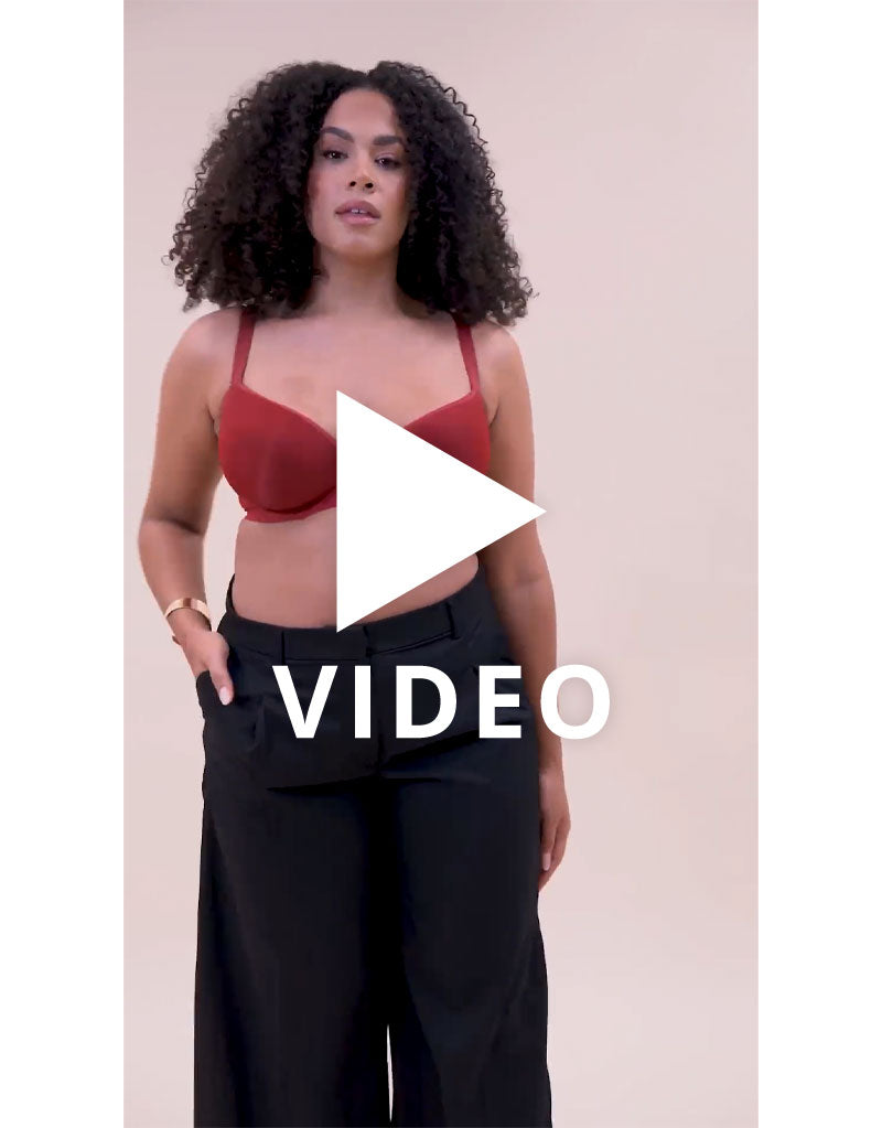 Geta 360 look at the Curvy Kate Smoothie Spacer t-shirt bra in Deep Red