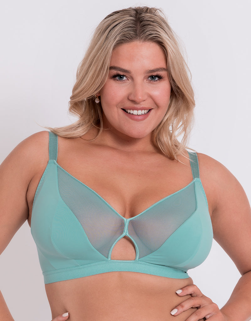 These are the top 3 Curvy Kate bras to wear with your Christmas