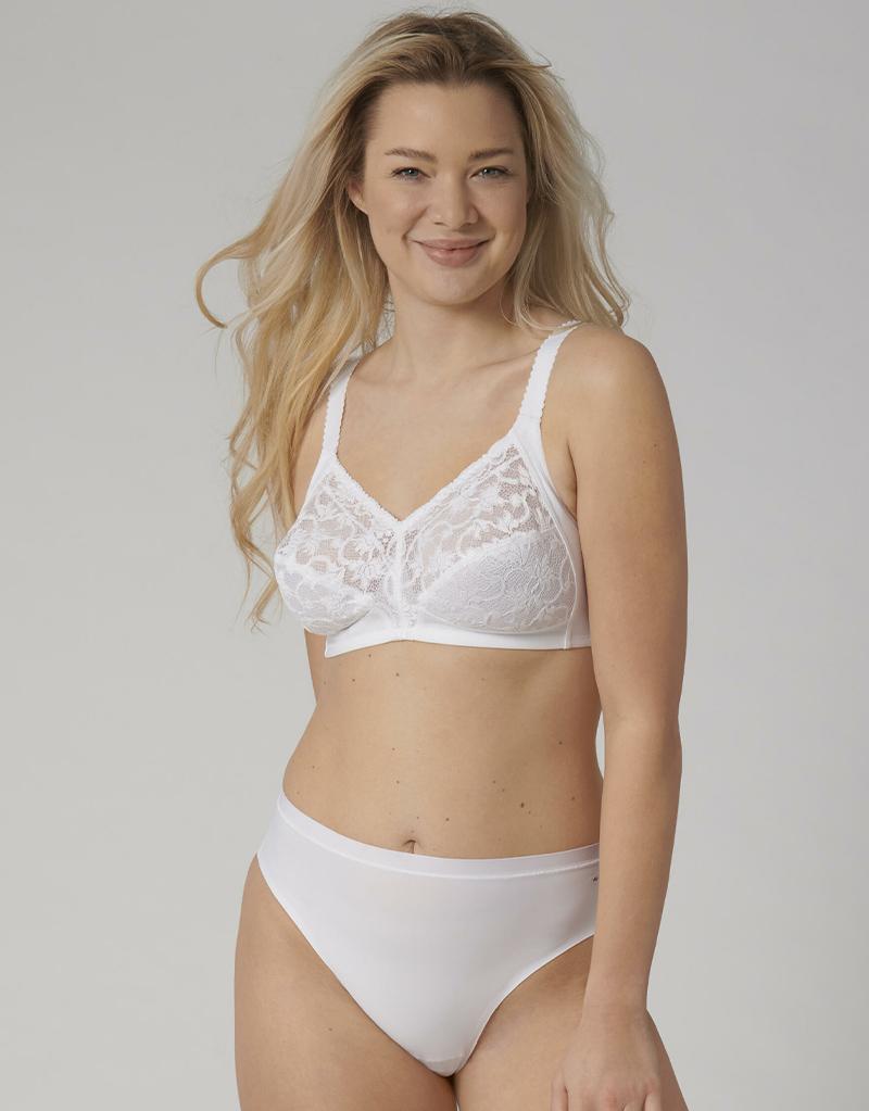  Triumph Delicate Doreen N Non Wired Bra Smooth Skin (6106) 46C  CS : Clothing, Shoes & Jewelry